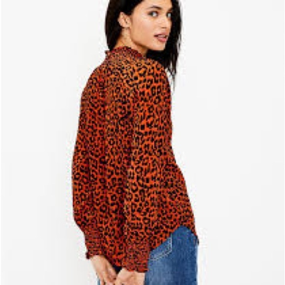 LOFT Leopard Print Smocked Blouse Size S - Picture 3 of 9